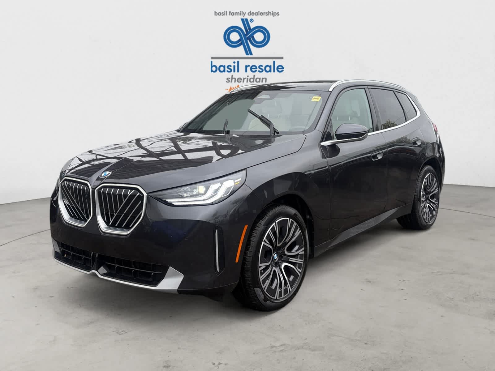 Used 2025 BMW X3 xDrive30i AWD/4WD image 2