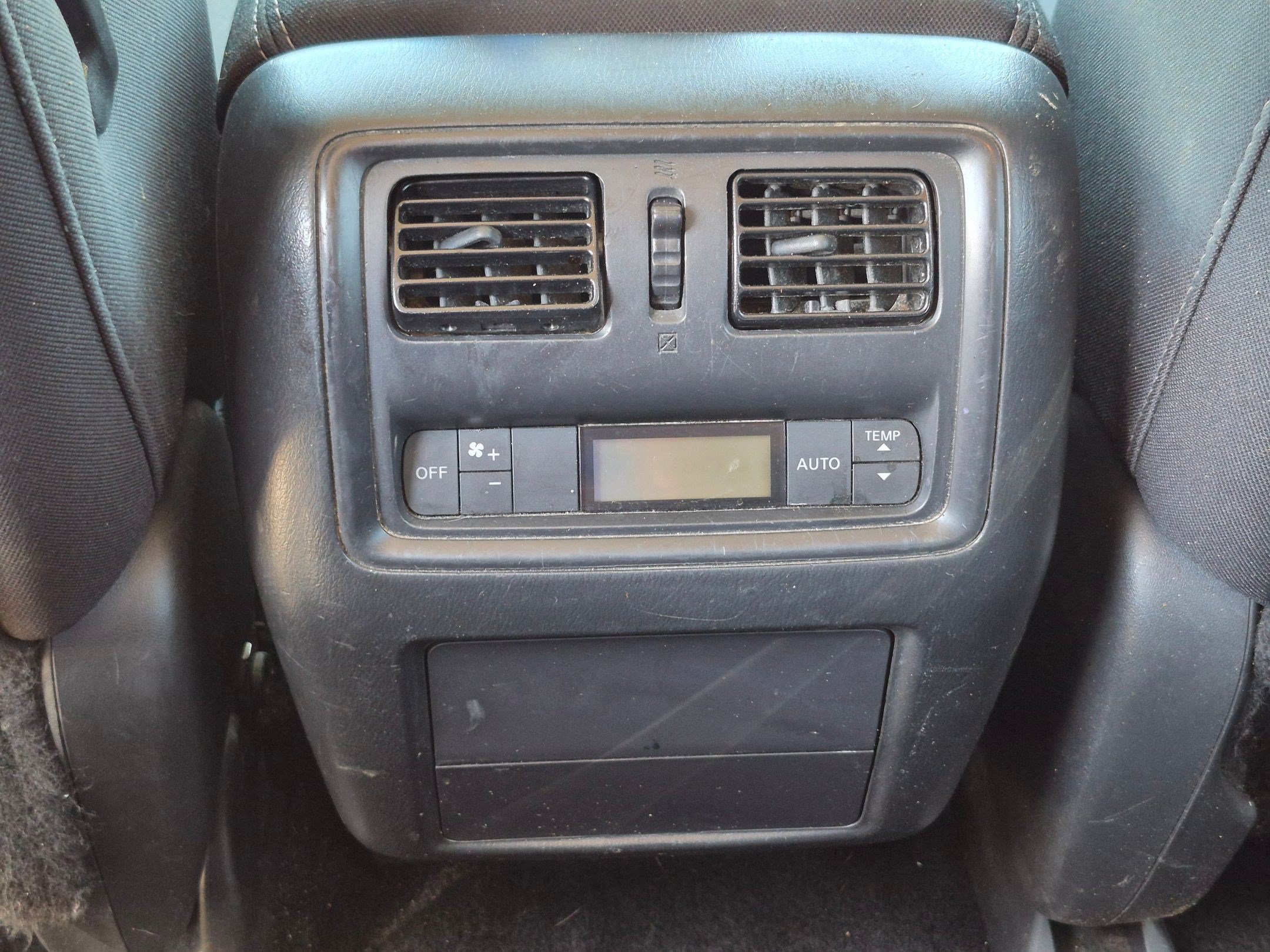 Used 2017 Nissan Pathfinder SV AWD/4WD image 25