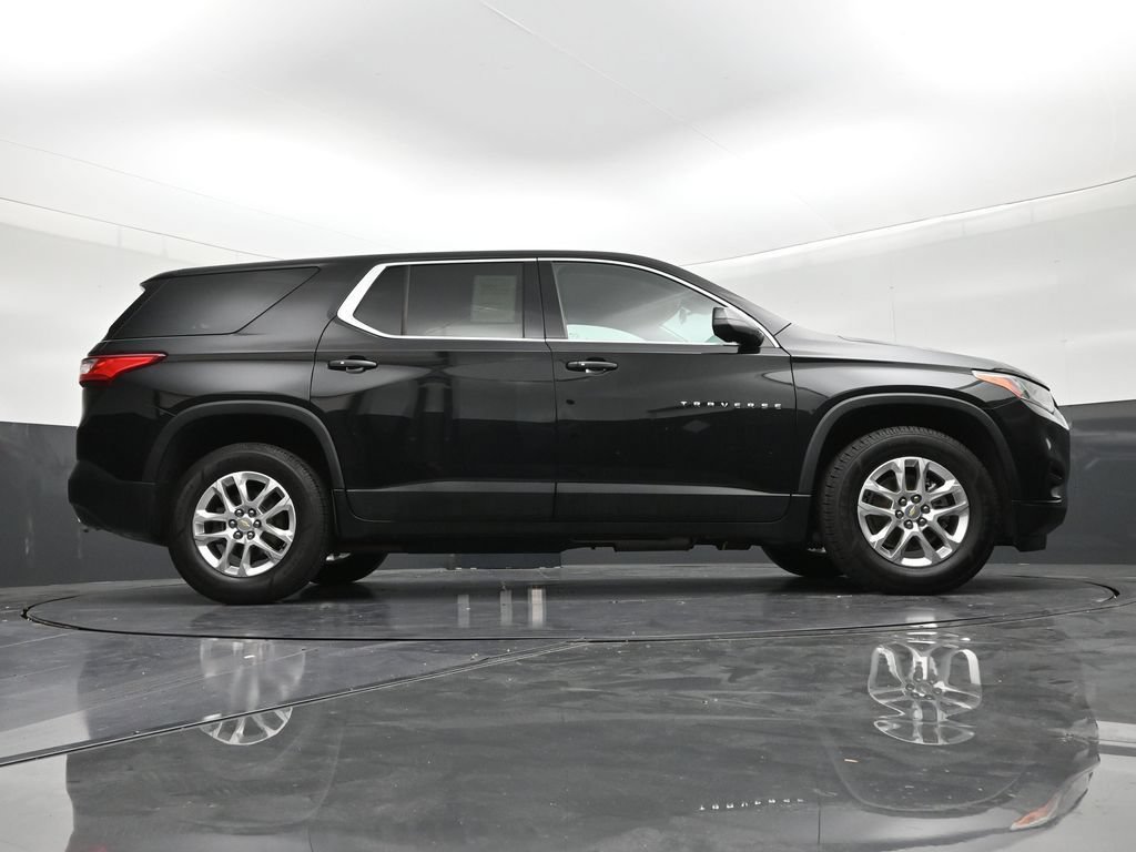 Used 2021 Chevrolet Traverse LS FWD image 25
