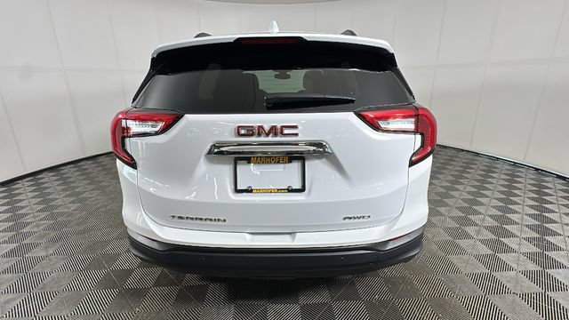 Used 2024 GMC Terrain SLE w/ Driver Convenience Package AWD/4WD image 3