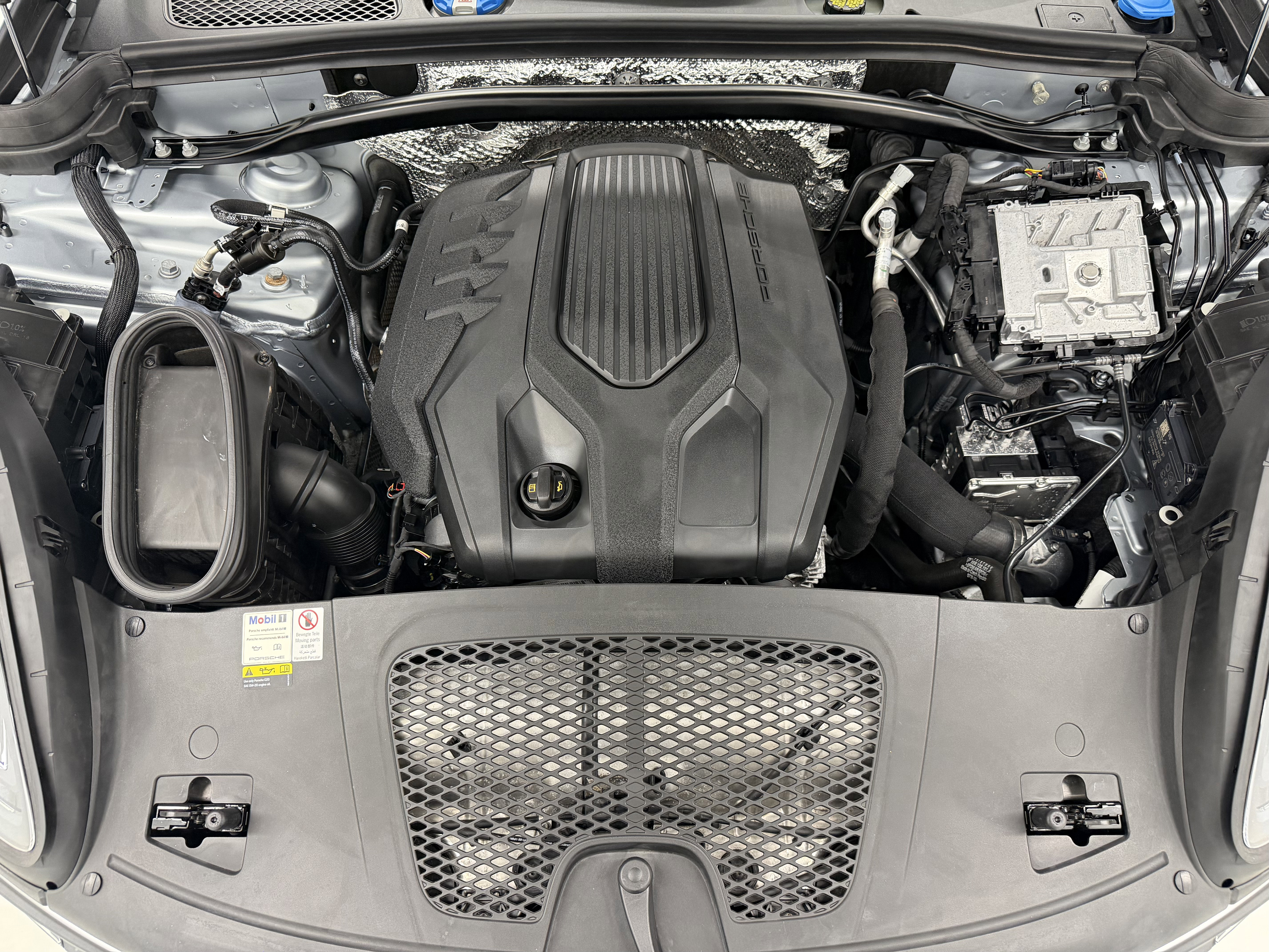 Certified 2022 Porsche Macan image 56