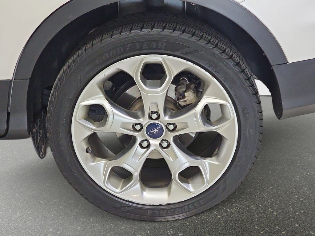 Used 2015 Ford Escape Titanium w/ Equipment Group 301A AWD/4WD image 34