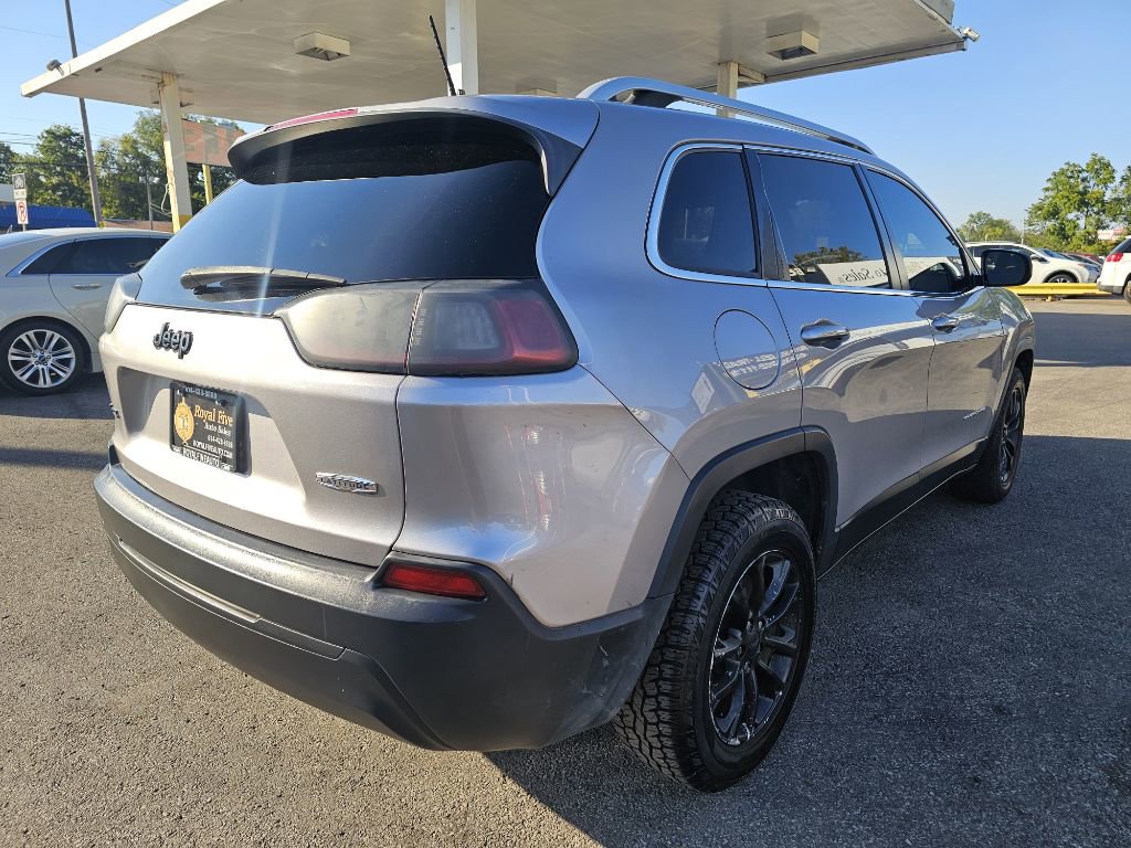 Used 2019 Jeep Cherokee Latitude w/ Popular Appearance Group image 11