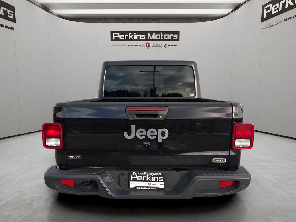 Used 2023 Jeep Gladiator Overland image 4