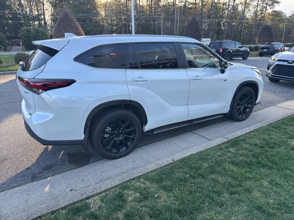 Used 2026 Toyota Highlander XLE image 17