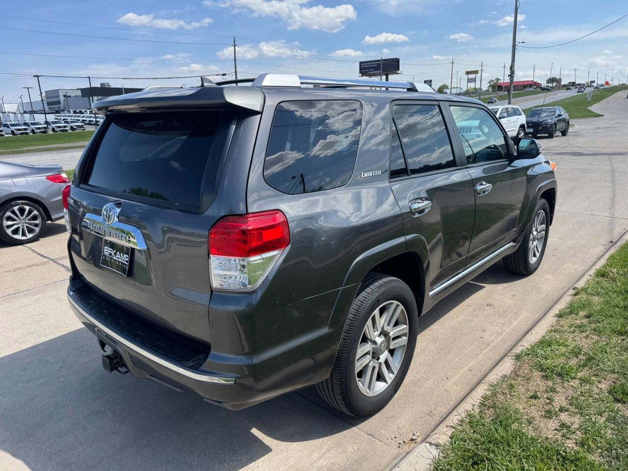 Used 2010 Toyota 4Runner Limited AWD/4WD image 5