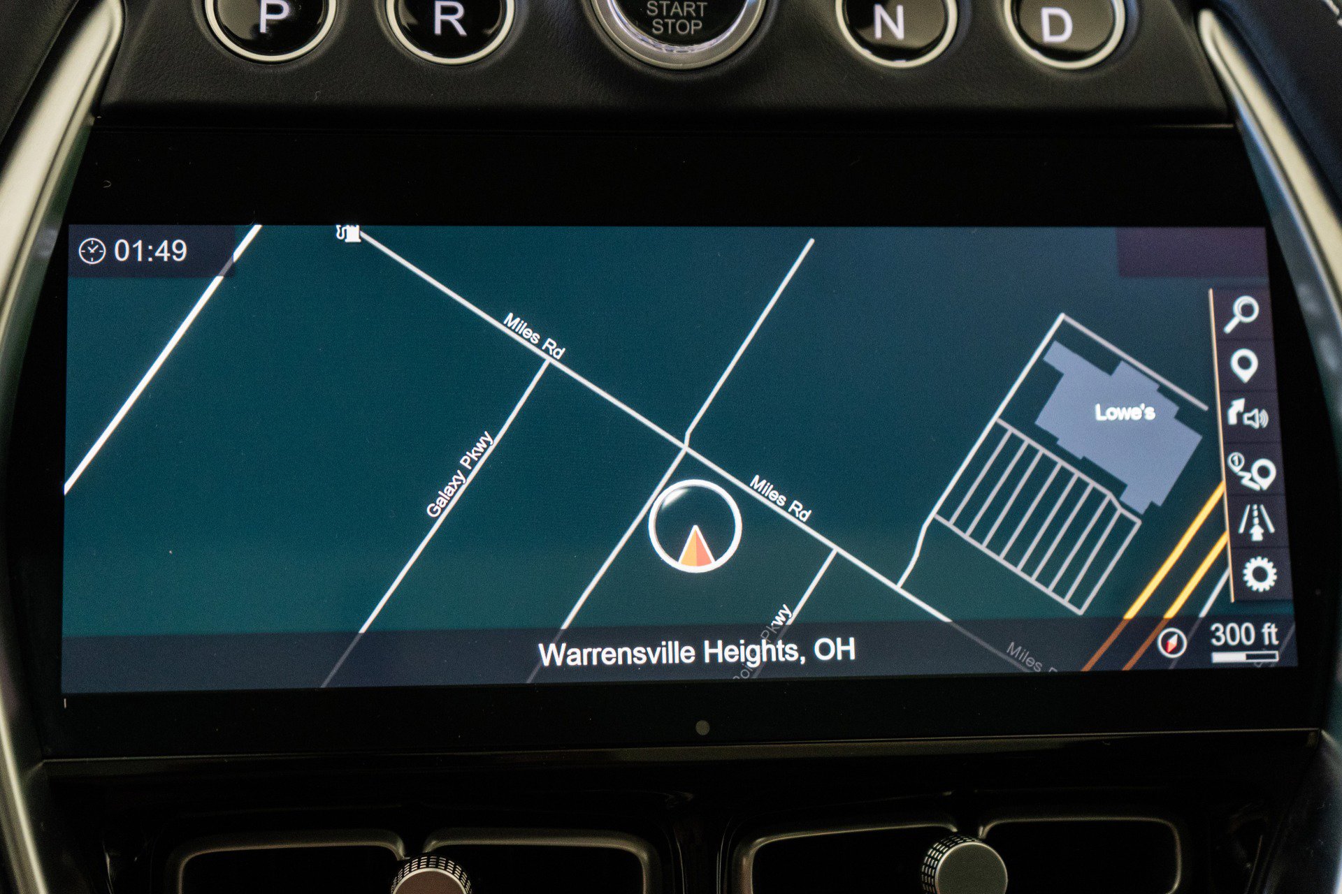 Used 2022 Aston Martin DBX image 17