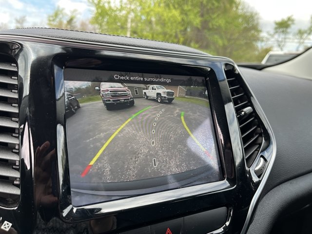 Used 2020 Jeep Cherokee Limited AWD/4WD image 29