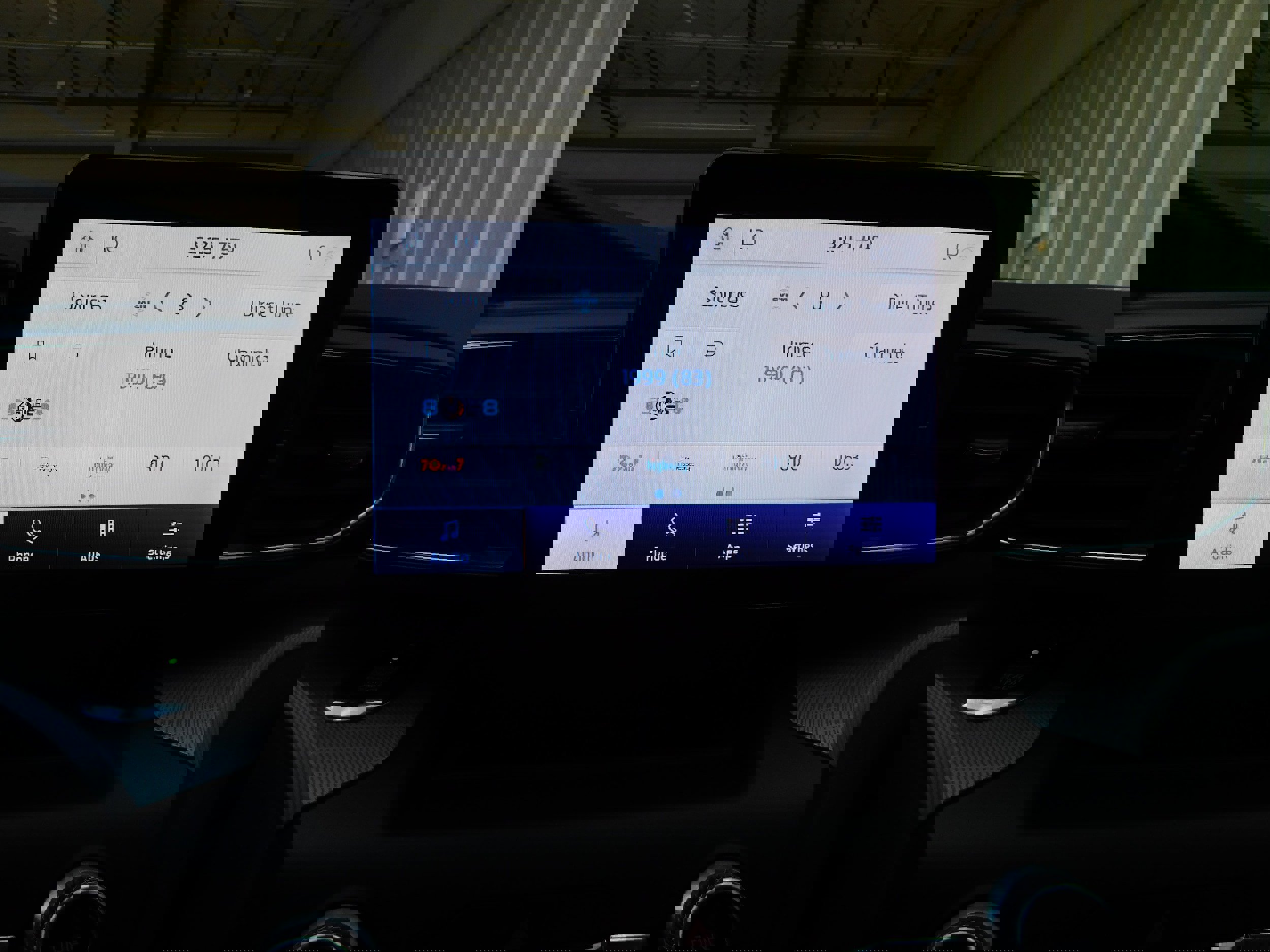 Used 2020 Ford Explorer XLT w/ Equipment Group 202A image 17