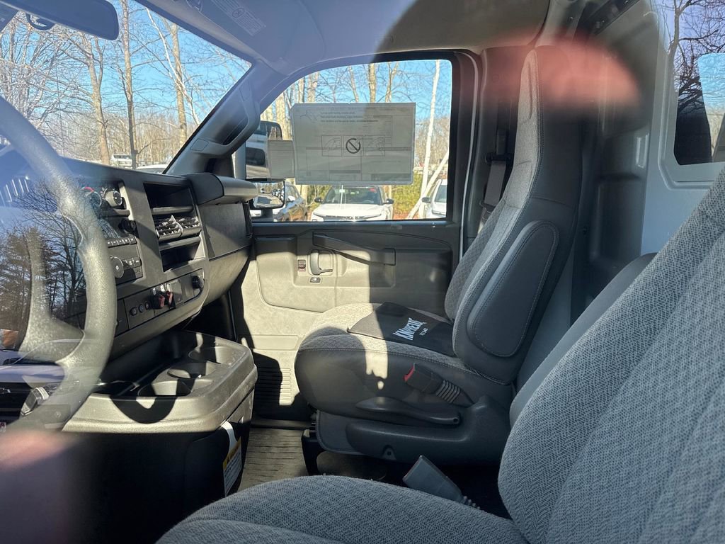 New 2024 Chevrolet Express 3500 w/ Power Convenience Package image 9