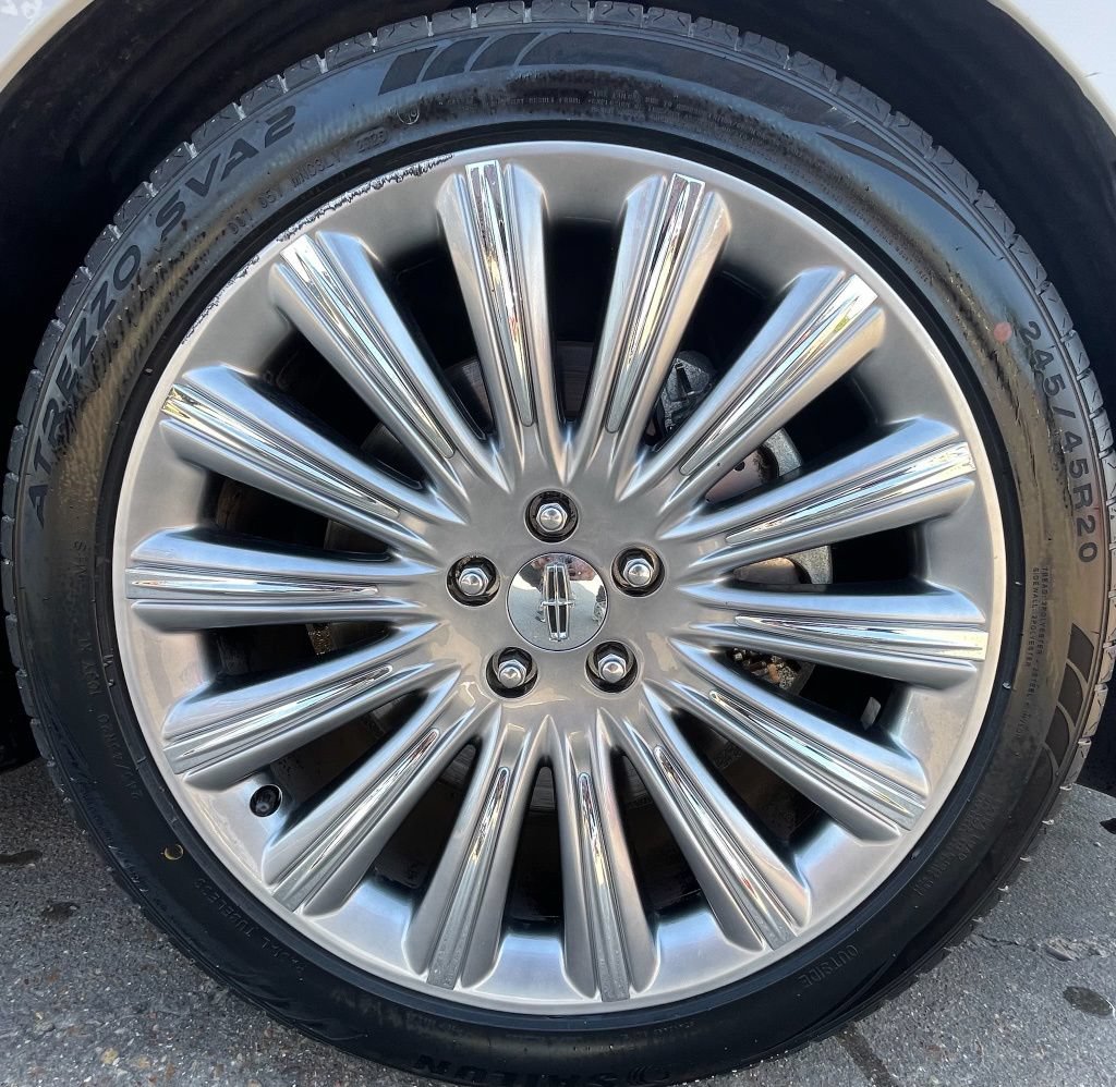 Used 2016 Lincoln MKS w/ Equipment Group 101A FWD image 12