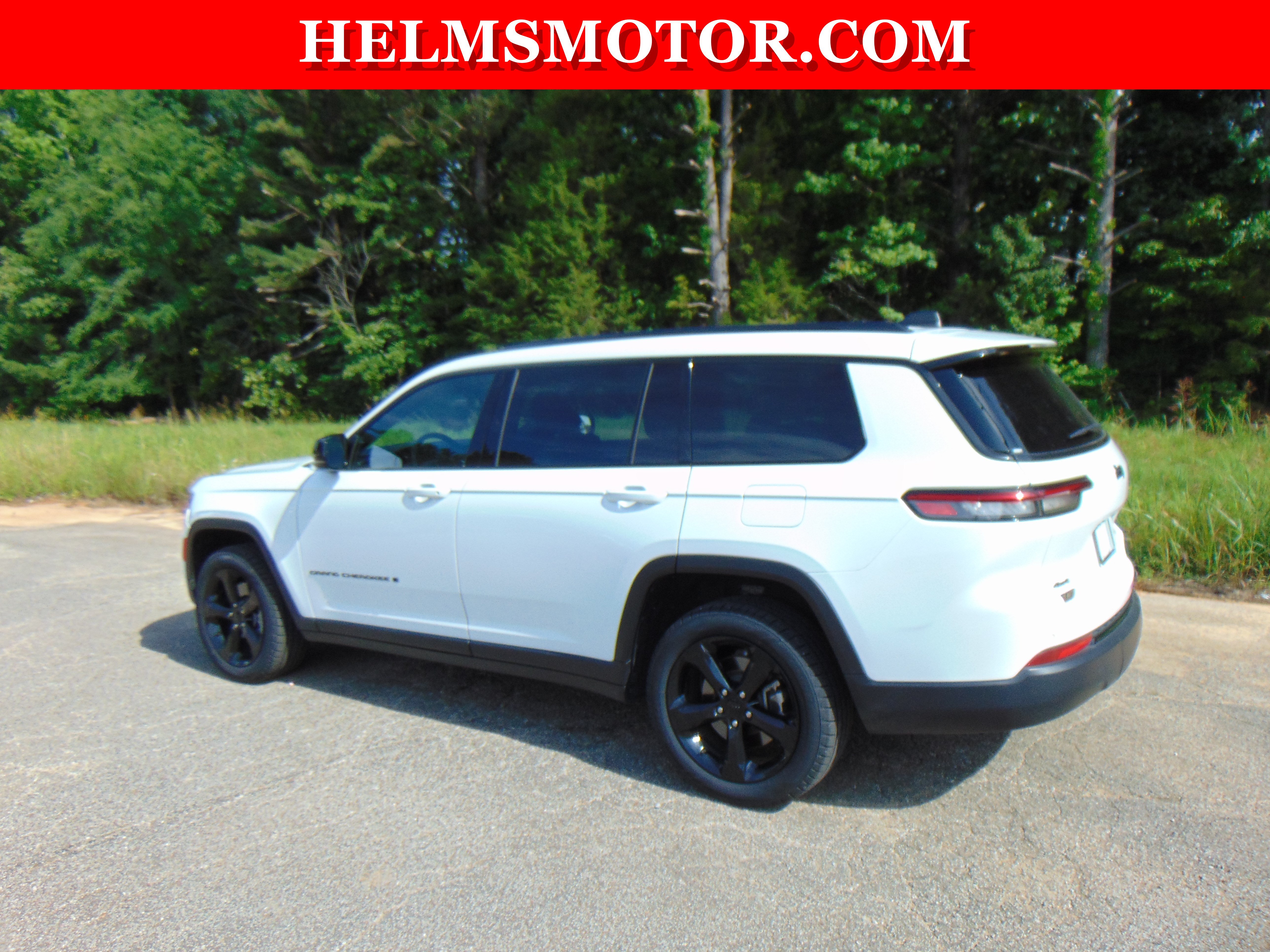 Used 2024 Jeep Grand Cherokee L Limited w/ Black Appearance Package AWD/4WD image 7