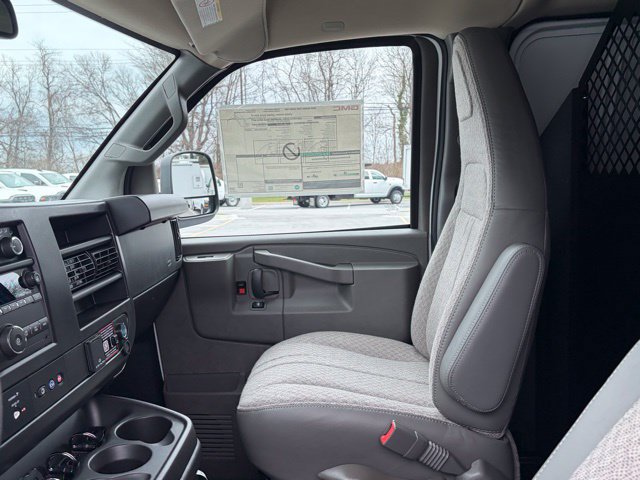New 2026 GMC Savana 2500 w/ Driver Convenience Package RWD image 34