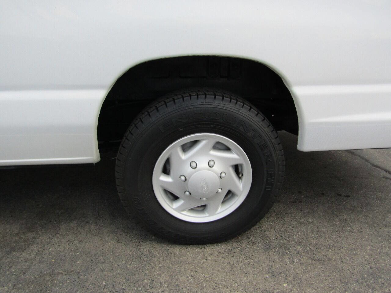 Used 2007 Ford E-350 and Econoline 350 Extended Super Duty image 16