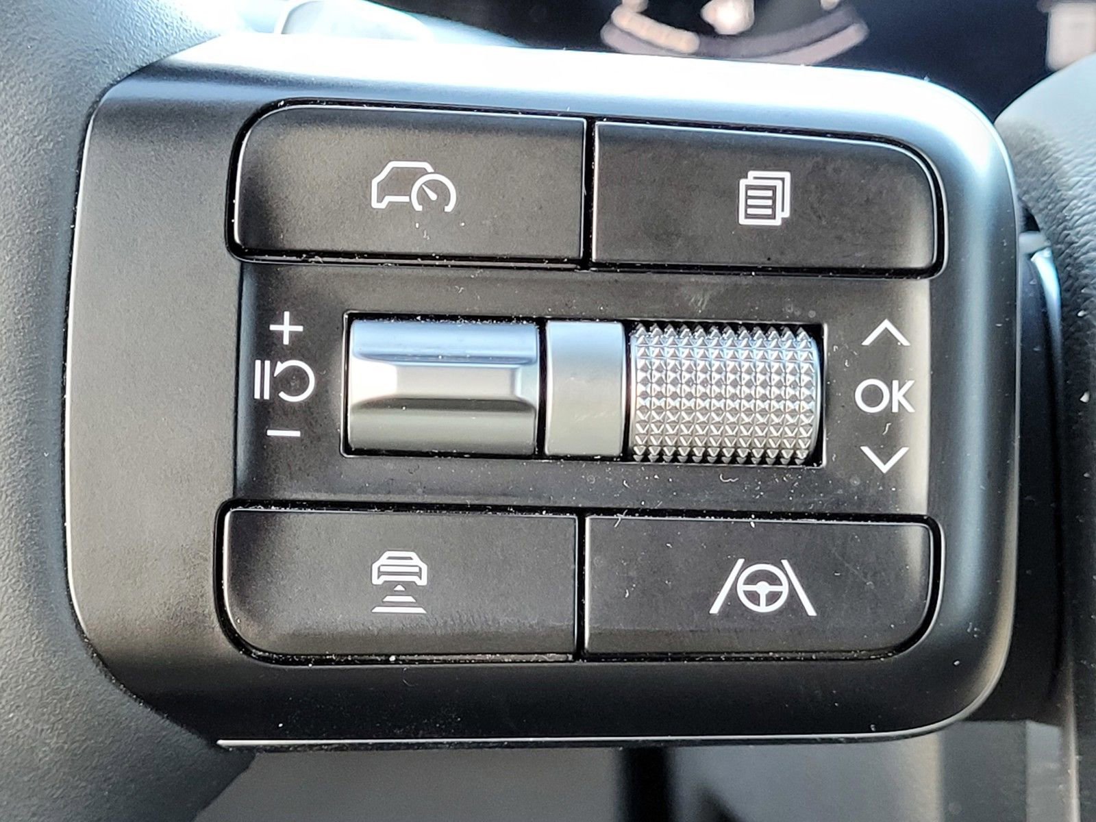 Used 2026 Hyundai Santa Fe SEL FWD image 31
