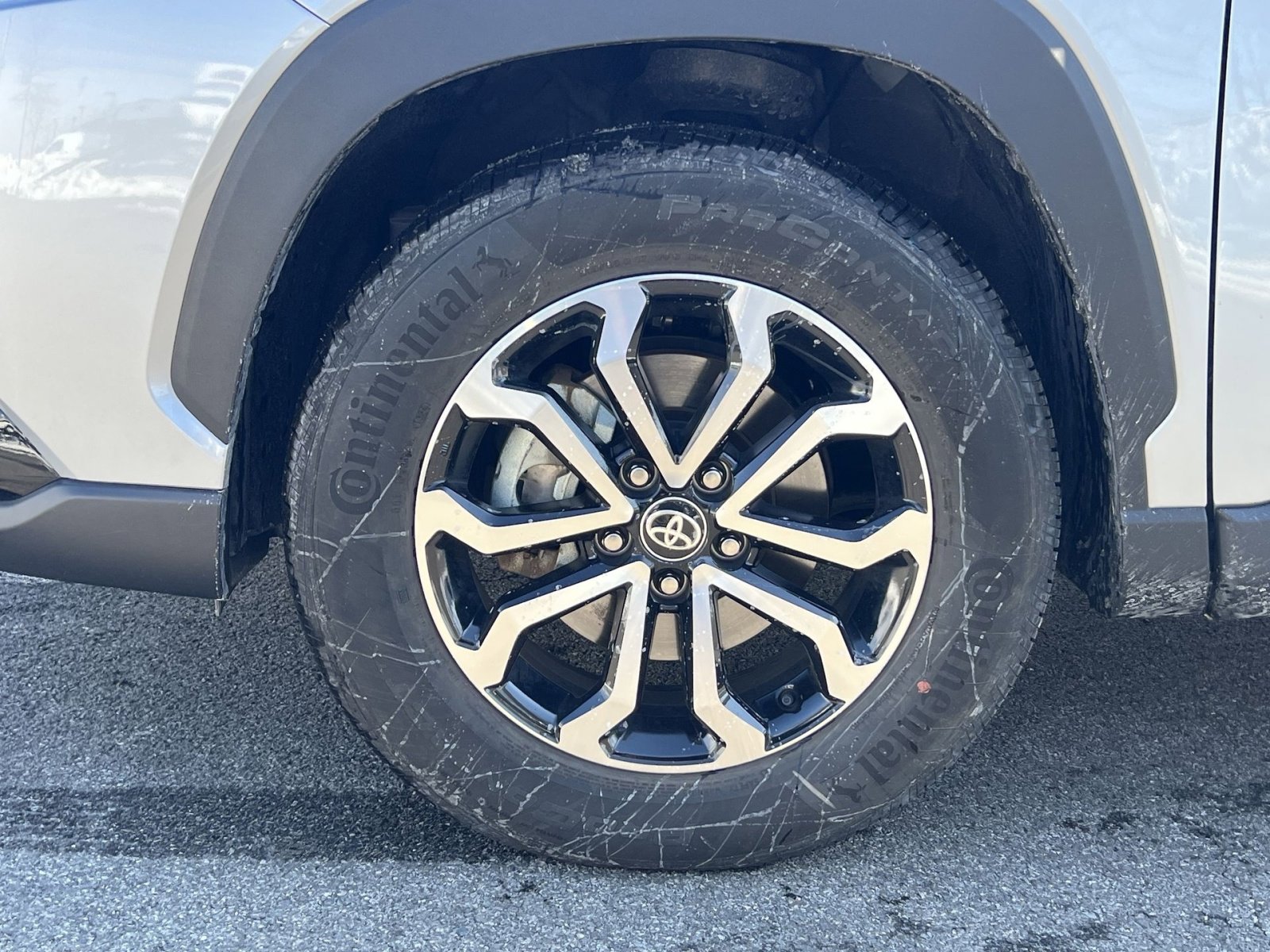 Used 2024 Toyota Corolla Cross SE image 12