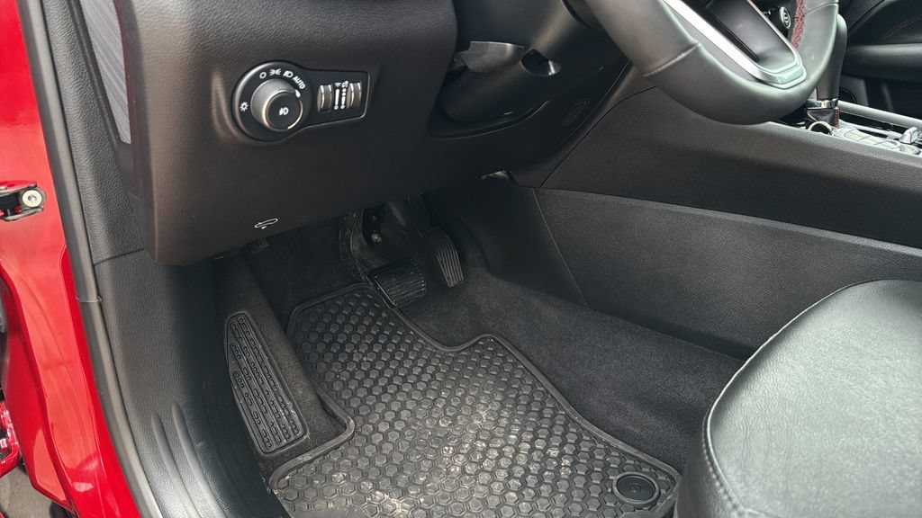 Used 2025 Jeep Compass Trailhawk AWD/4WD image 18
