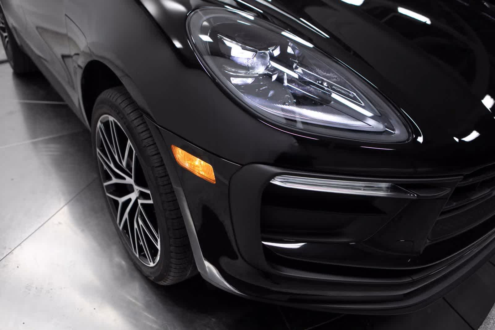 Certified 2026 Porsche Macan AWD/4WD image 12