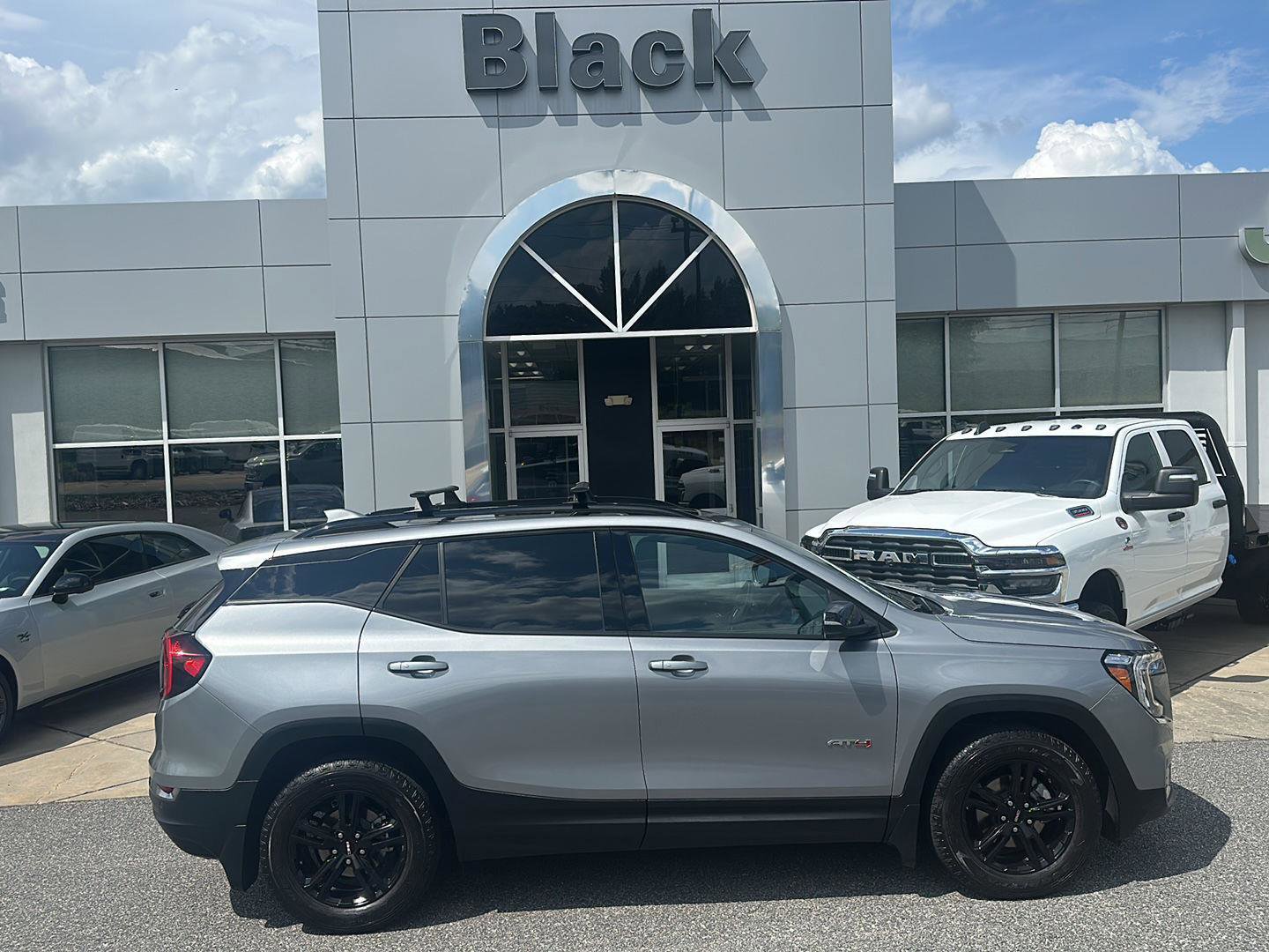 Used 2024 GMC Terrain AT4 w/ Tech Package image 4