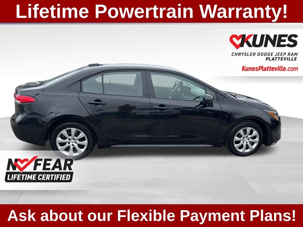 Used 2025 Toyota Corolla LE FWD image 2