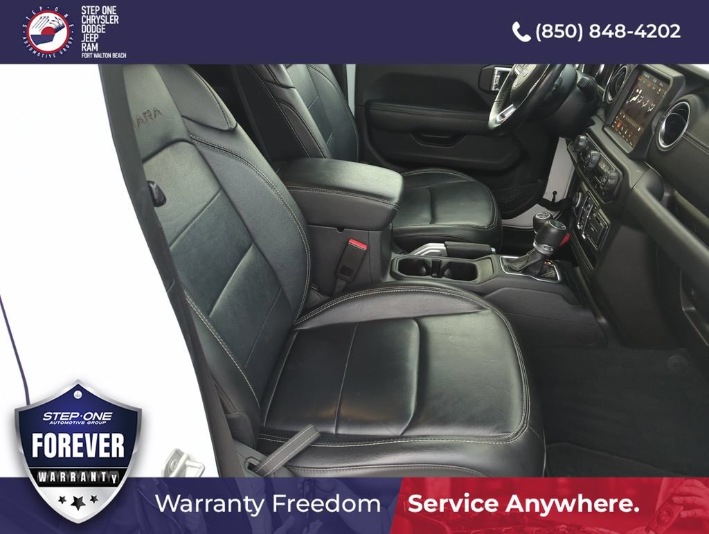 Used 2022 Jeep Wrangler Unlimited Sahara AWD/4WD image 32