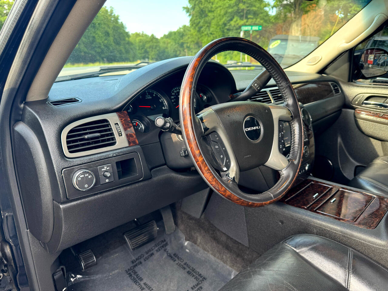 Used 2012 GMC Yukon Denali image 10