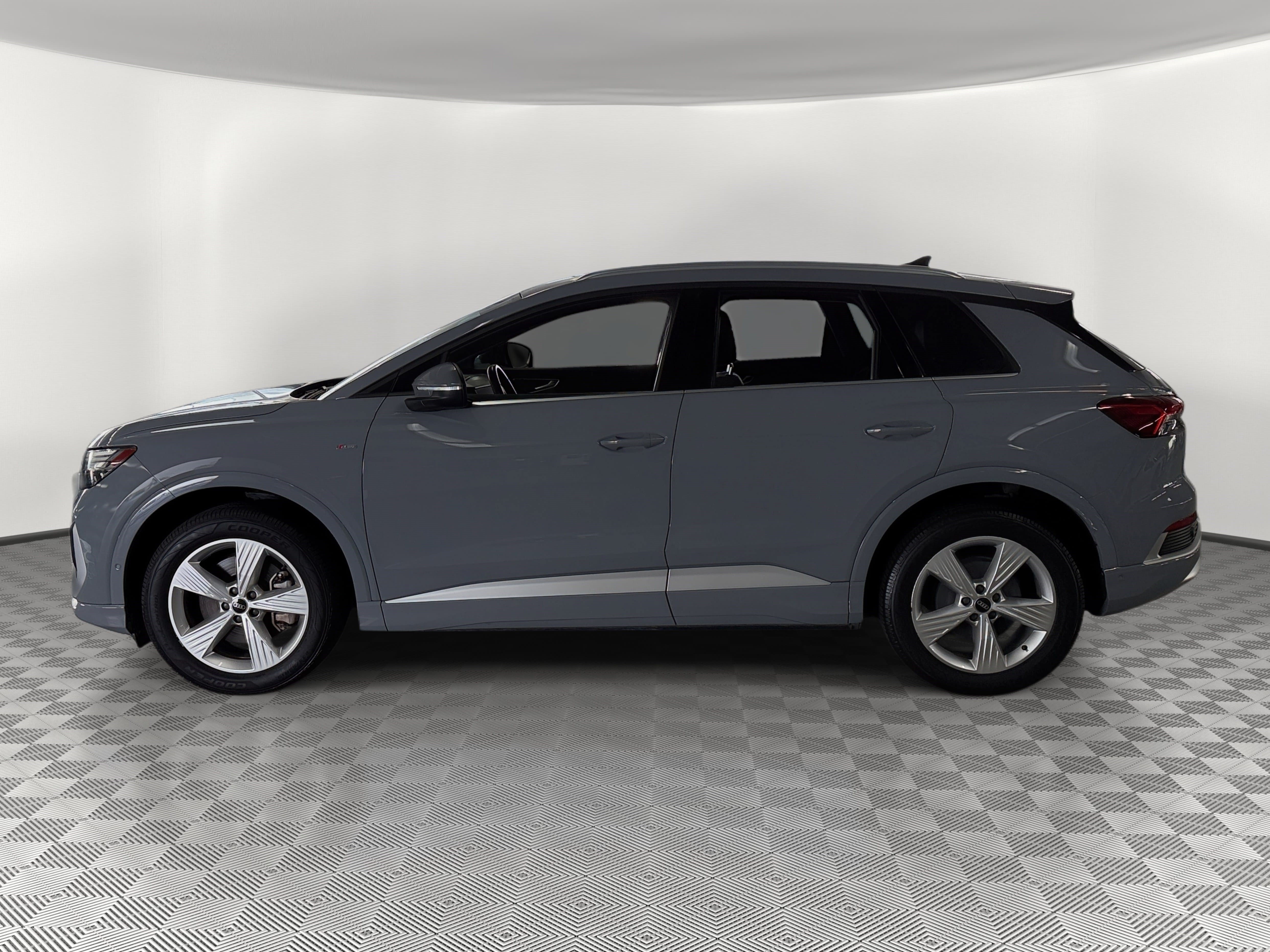 Certified 2023 Audi Q4 e-tron Prestige AWD/4WD image 2