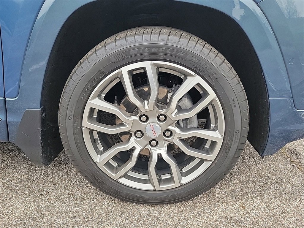 Used 2024 GMC Terrain Denali w/ Denali Premium Package image 5