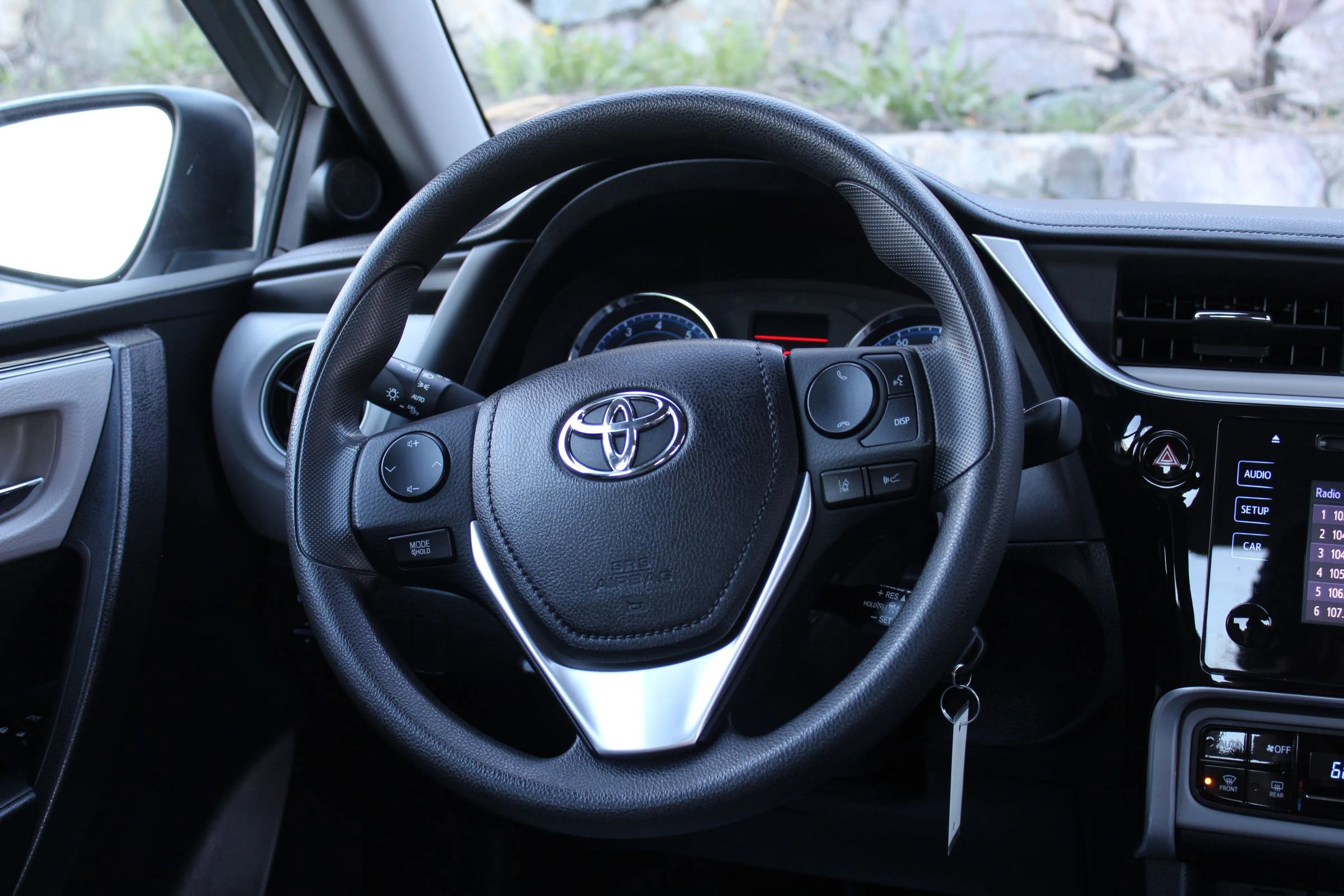 Used 2018 Toyota Corolla LE FWD image 20