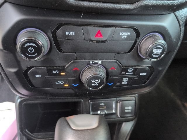 Used 2019 Jeep Renegade Latitude FWD image 18