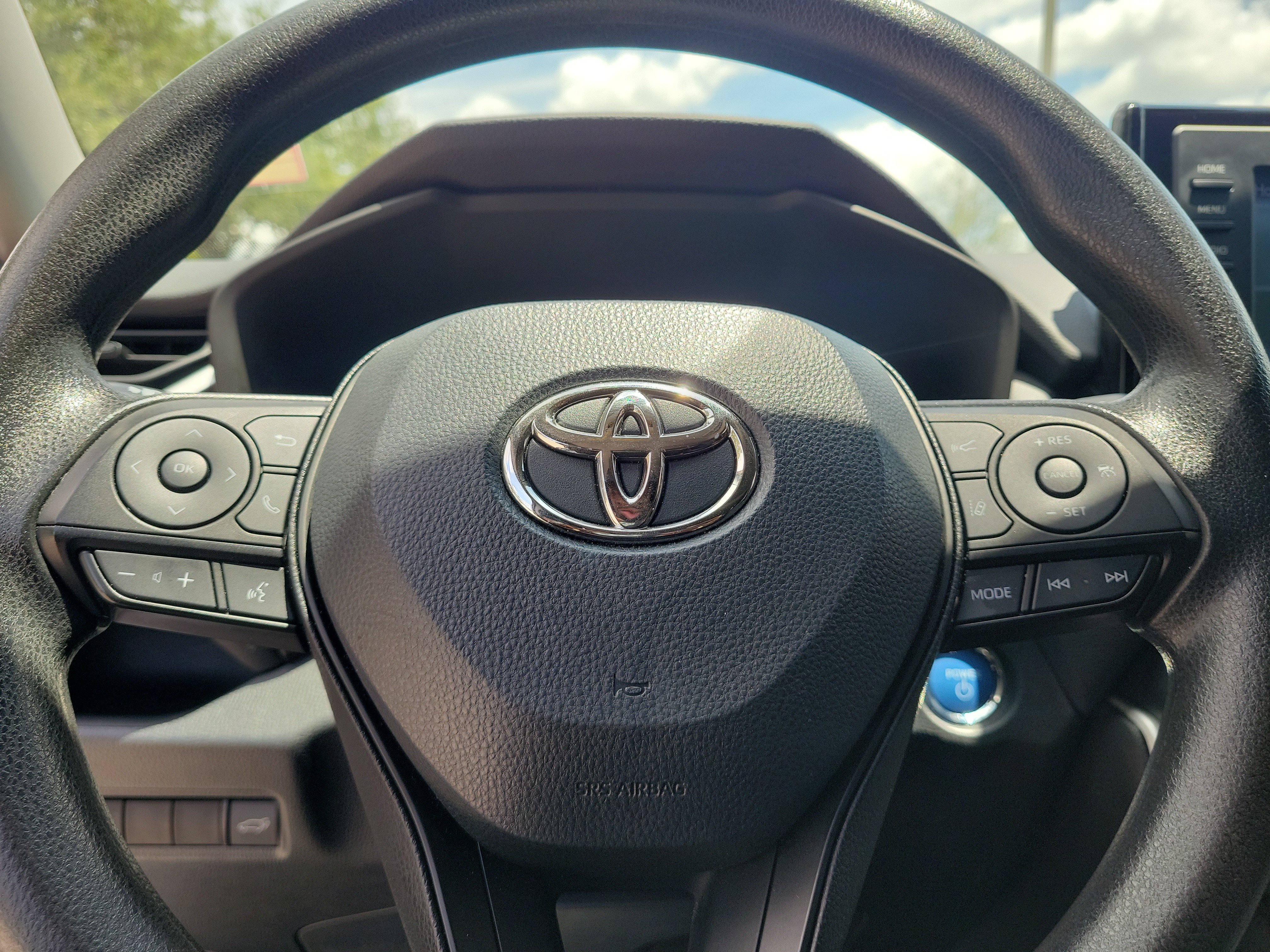 Used 2022 Toyota RAV4 XLE w/ Convenience Package AWD/4WD image 22