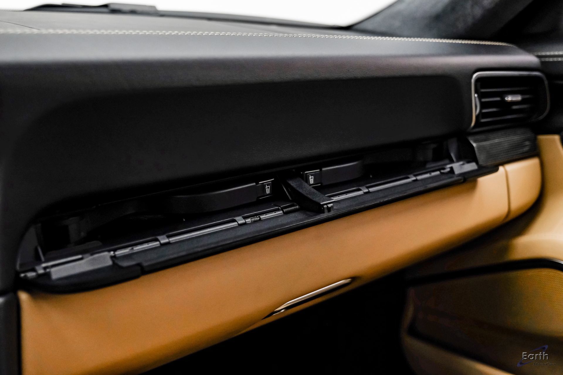 Used 2017 Porsche 911 Turbo image 73