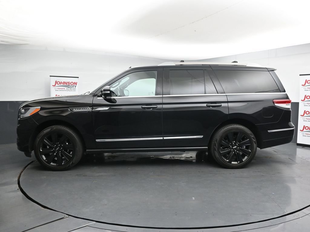 Used 2022 Lincoln Navigator Reserve AWD/4WD image 5