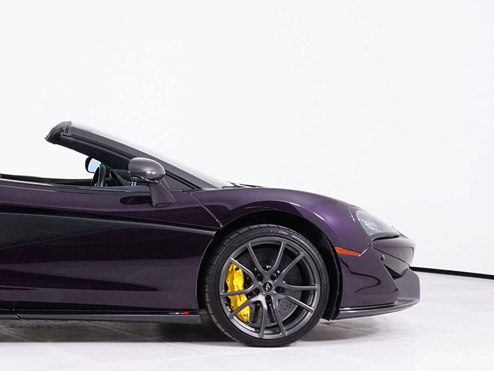 Used 2019 McLaren 570S Spider RWD image 16
