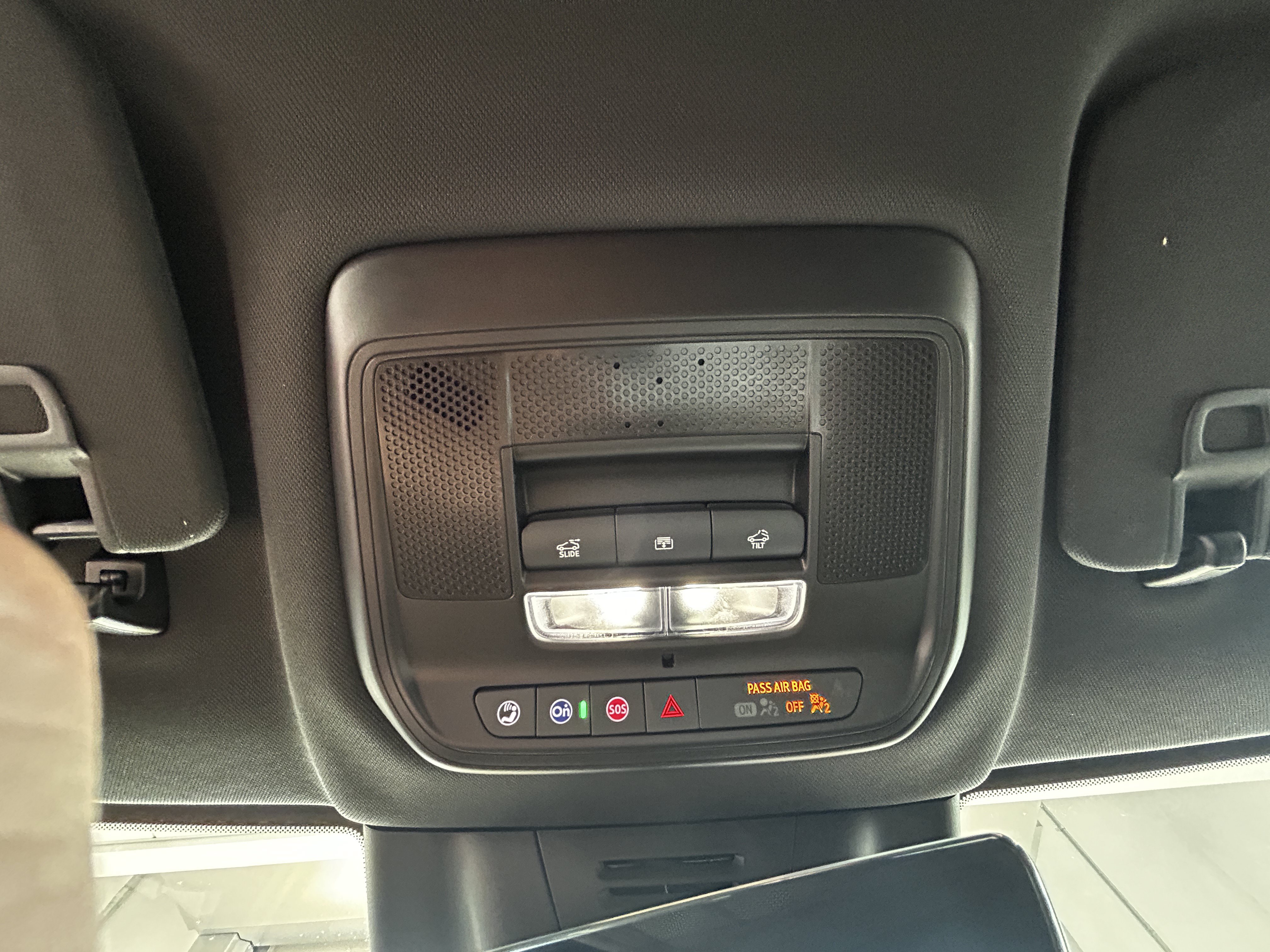 Used 2025 Chevrolet Equinox EV RS w/ Active Safety Package 3 AWD/4WD image 18
