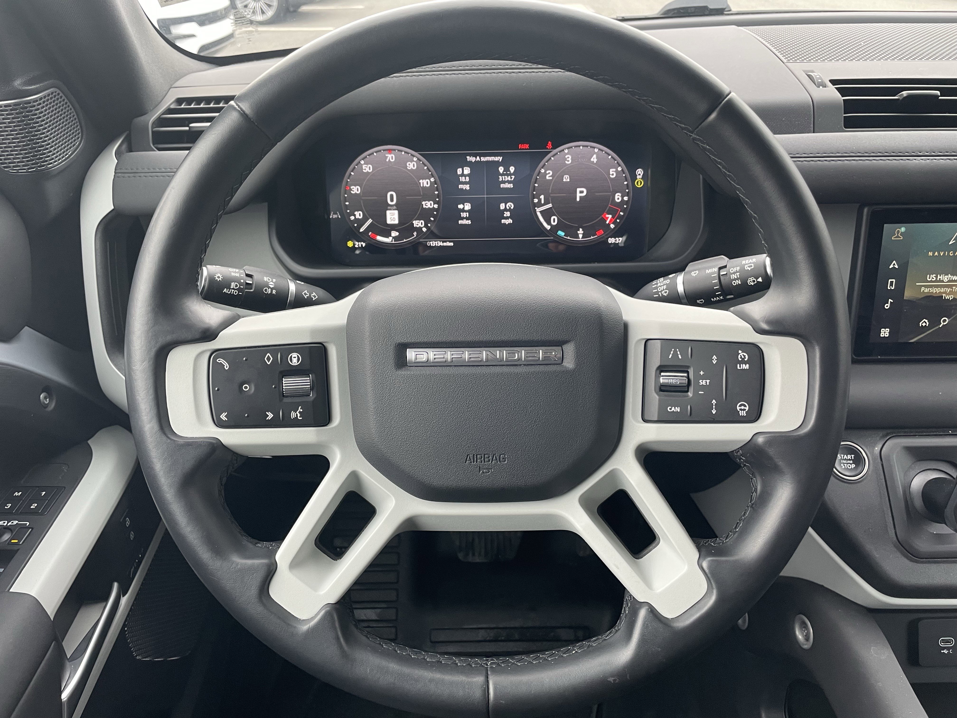 Used 2024 Land Rover Defender 110 S image 21