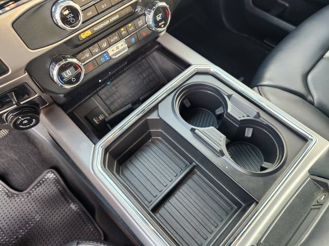 Used 2022 Ford F250 Platinum w/ FX4 Off-Road Package AWD/4WD image 19