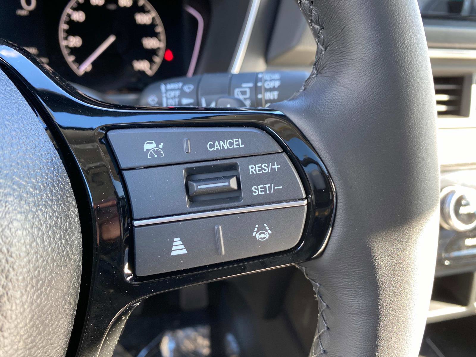 New 2025 Honda Pilot Touring image 16