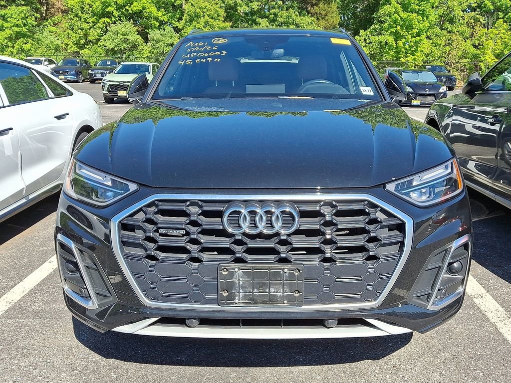 Used 2023 Audi Q5 2.0T Premium w/ Convenience Package AWD/4WD image 2