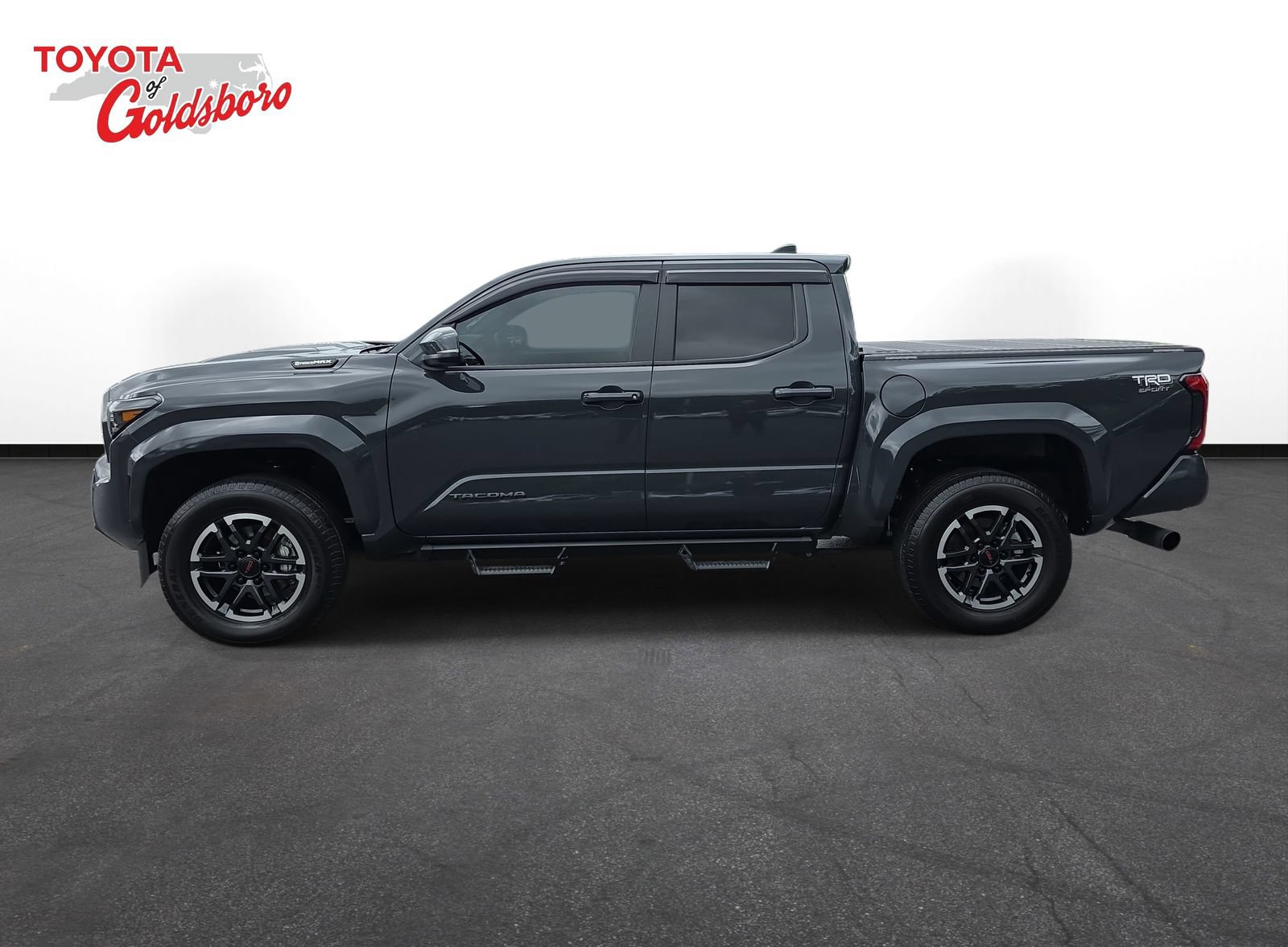 Used 2024 Toyota Tacoma TRD Sport w/ TRD Sport Upgrade Package AWD/4WD image 8