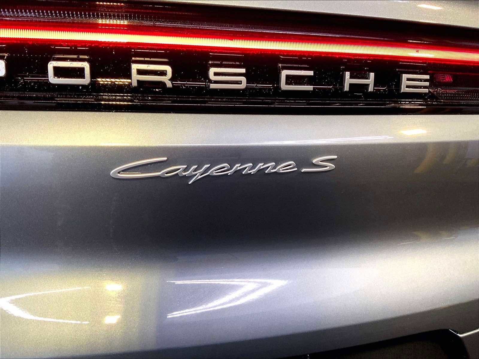 New 2026 Porsche Cayenne S image 19