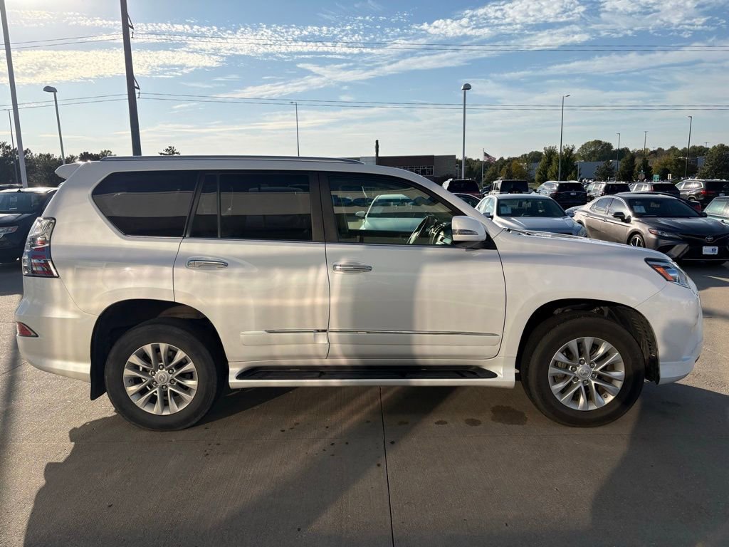 Used 2017 Lexus GX 460 Premium w/ Premium Package image 4