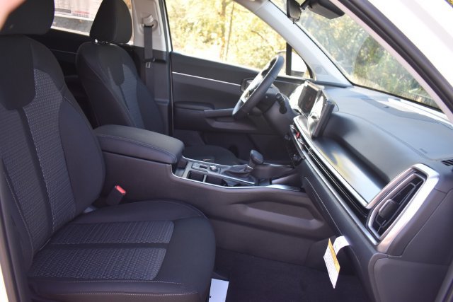 New 2026 Kia Sorento LX FWD image 13