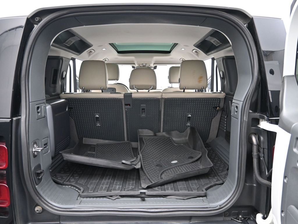 Used 2021 Land Rover Defender 110 SE image 15