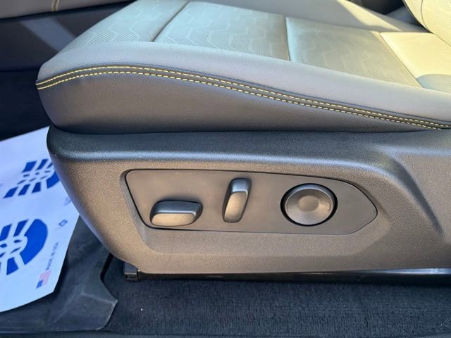 Used 2025 Chevrolet Colorado ZR2 w/ Technology Package image 17