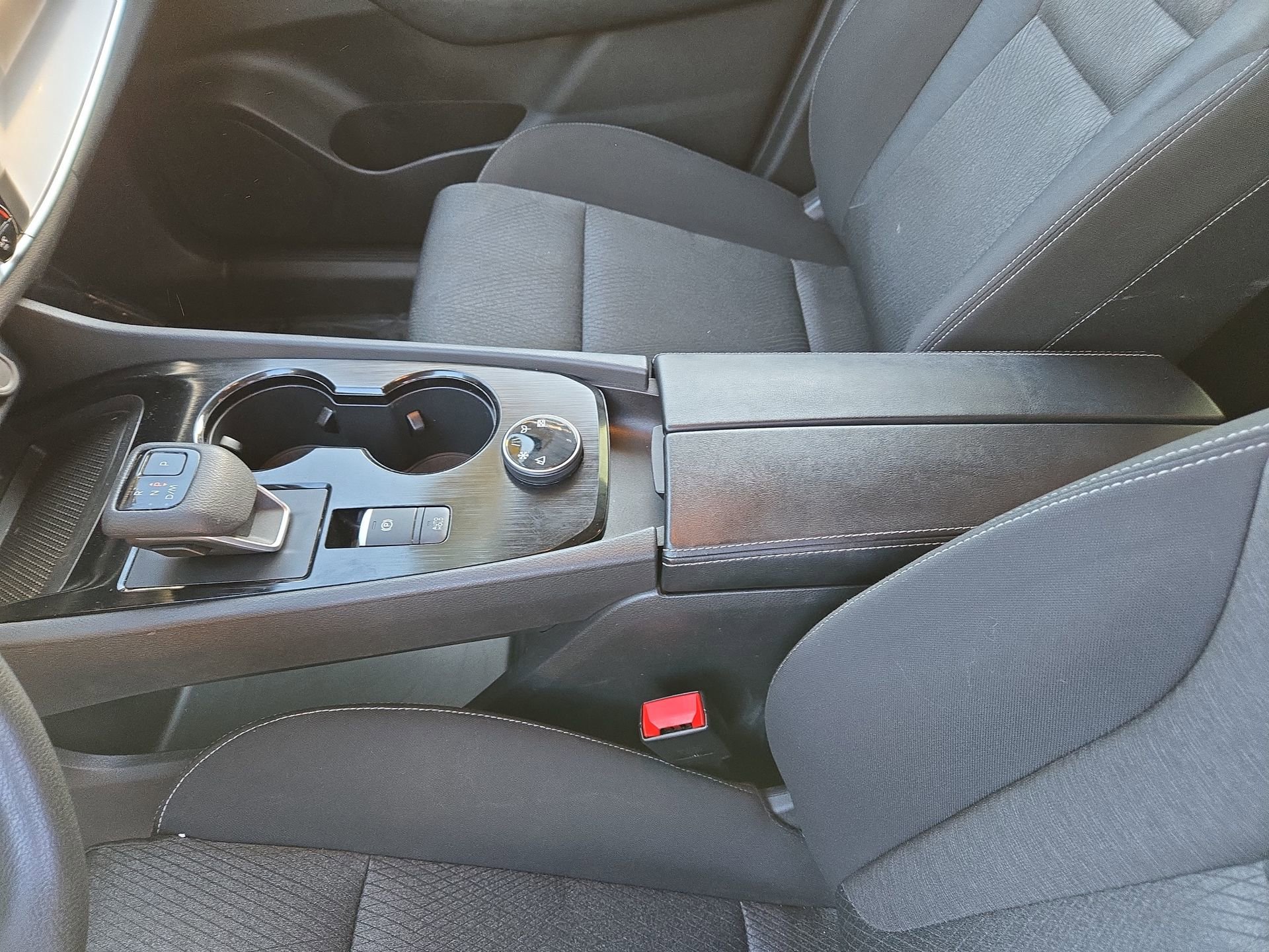 Used 2024 Nissan Rogue SV image 33