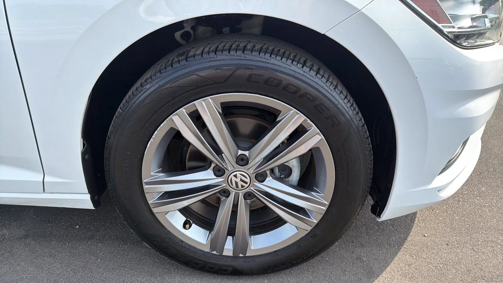 Used 2019 Volkswagen Jetta R-Line FWD image 29