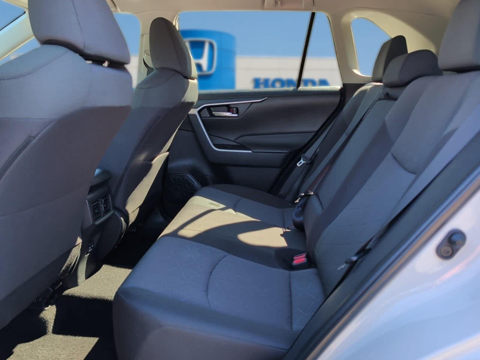 Used 2023 Toyota RAV4 XLE AWD/4WD image 27