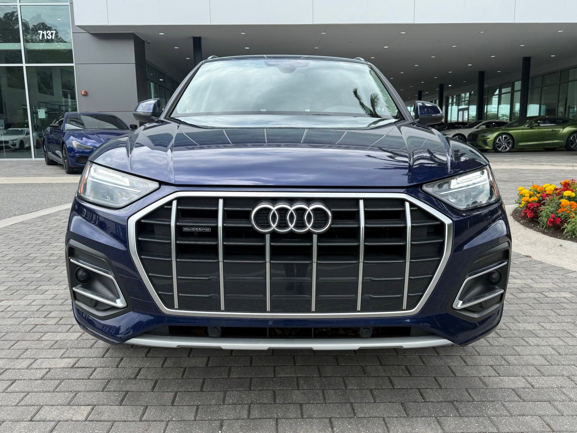 Used 2023 Audi Q5 2.0T Premium w/ Convenience Package AWD/4WD image 8