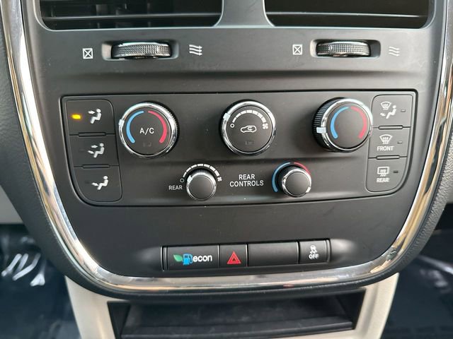 Used 2020 Dodge Grand Caravan SE w/ UConnect Hands-Free Group FWD image 18